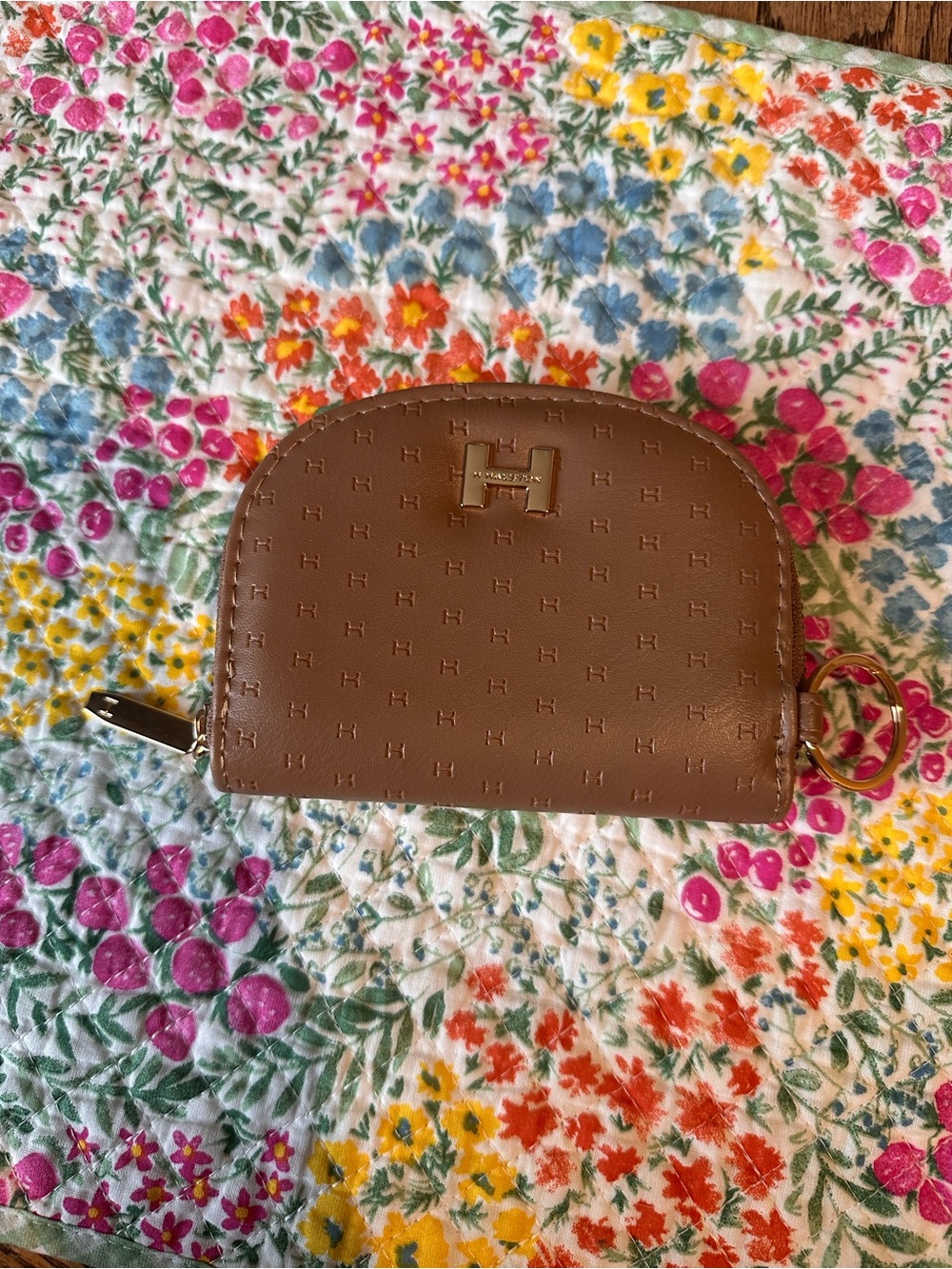 H by Halston Beige Women’s Zip-Around Wallet